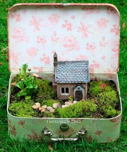 Fairy Garden DIY Ideas - Fairy Garden Suitcase